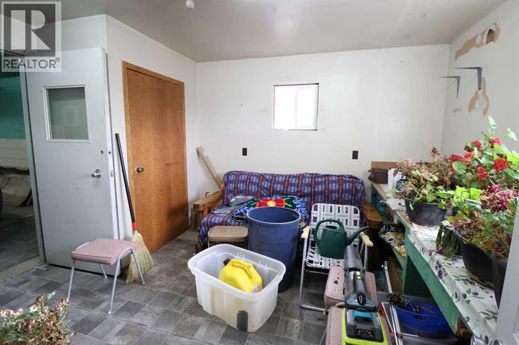 317 4 St, Bow Island, Alberta  T0K 0G0 - Photo 15 - A2284087