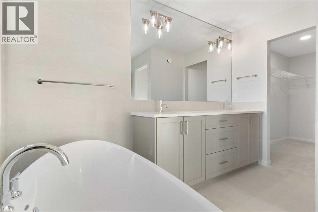 218 West Grove Lane Sw, Calgary, Alberta  T3H 6E3 - Photo 26 - A2269417