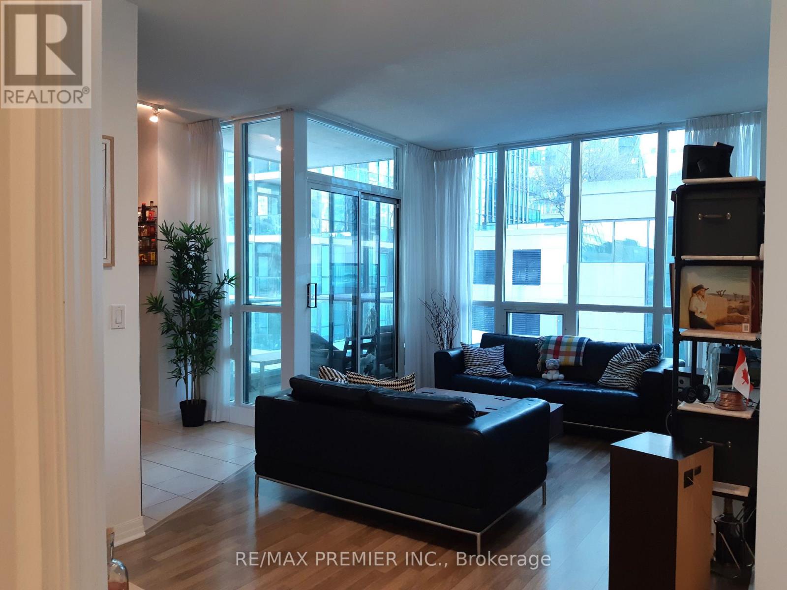 414 - 12 Yonge Street, Toronto, Ontario  M5E 1Z9 - Photo 9 - C12759614