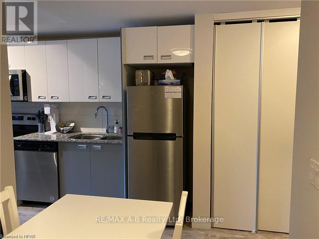 320 - 257 Hemlock Street, Waterloo, Ontario  N2L 0K2 - Photo 10 - X12760152