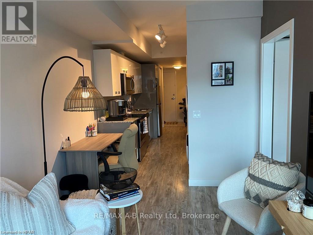320 - 257 Hemlock Street, Waterloo, Ontario  N2L 0K2 - Photo 4 - X12760152