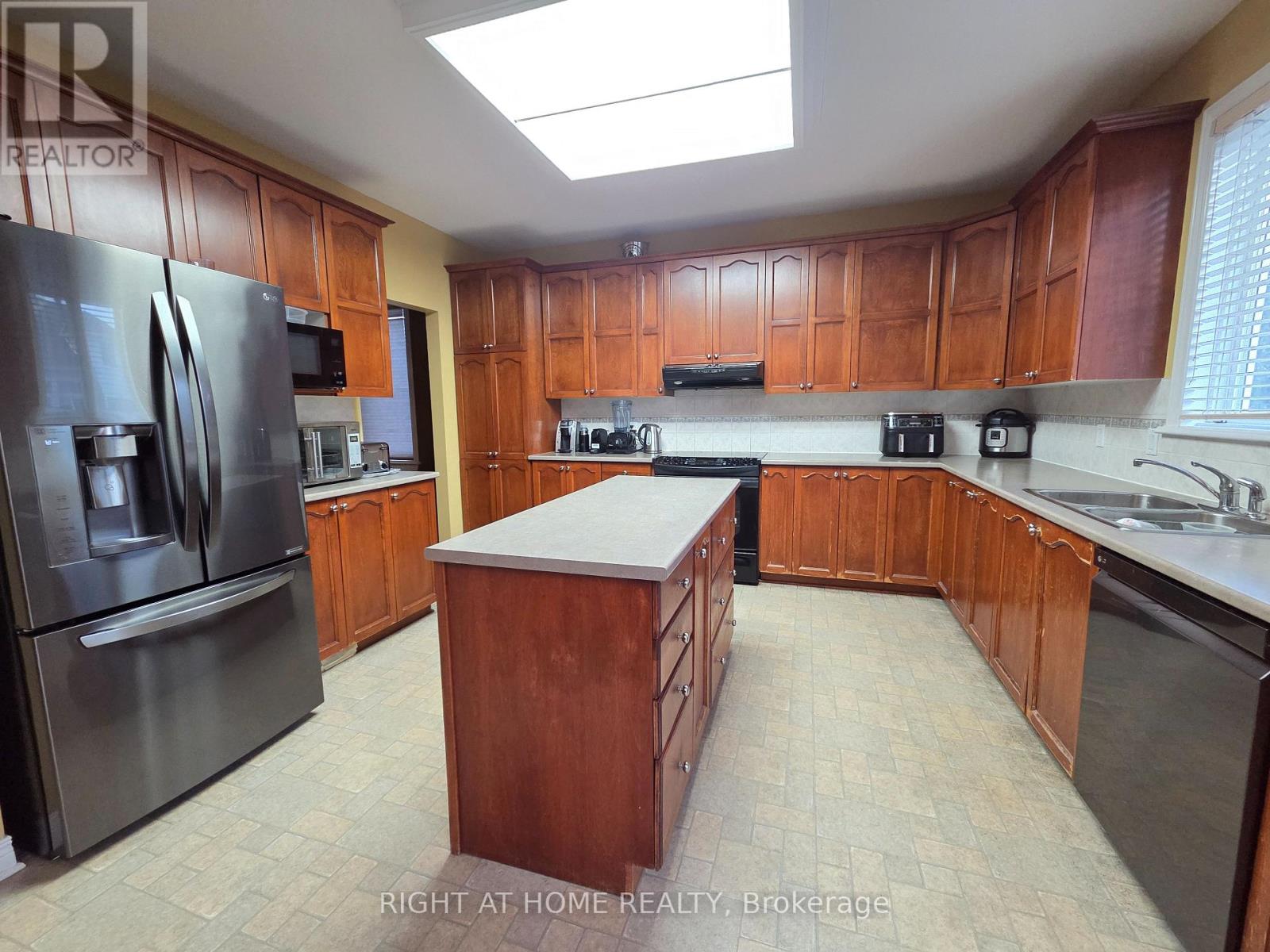 96 Maple Stand Way, Ottawa, Ontario  K2G 6R3 - Photo 10 - X12760128