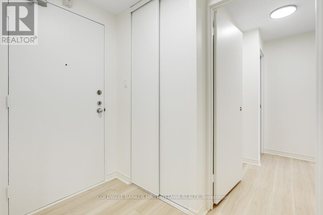1107 - 1100 Ambleside Drive, Ottawa, Ontario  K2B 8G6 - Photo 5 - X12760138