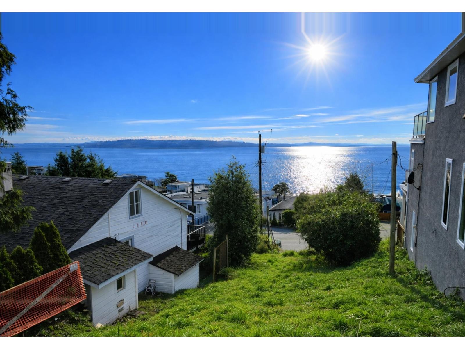 15519 COLUMBIA AVENUE, White Rock, British Columbia