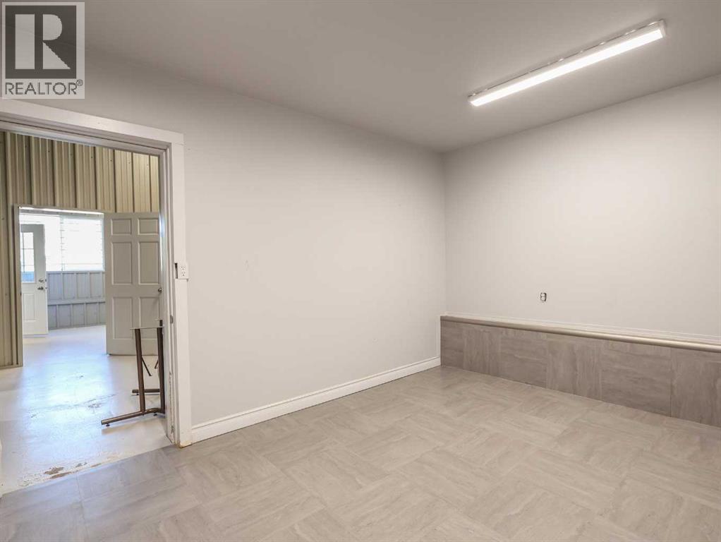 24 Railway Avenue, Erskine, Alberta  T0C 1C0 - Photo 31 - A2252164