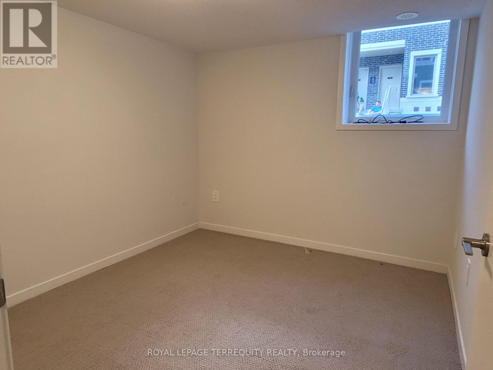 33 - 21 Honeycrisp Crescent, Vaughan, Ontario  L4K 0N6 - Photo 17 - N12760132