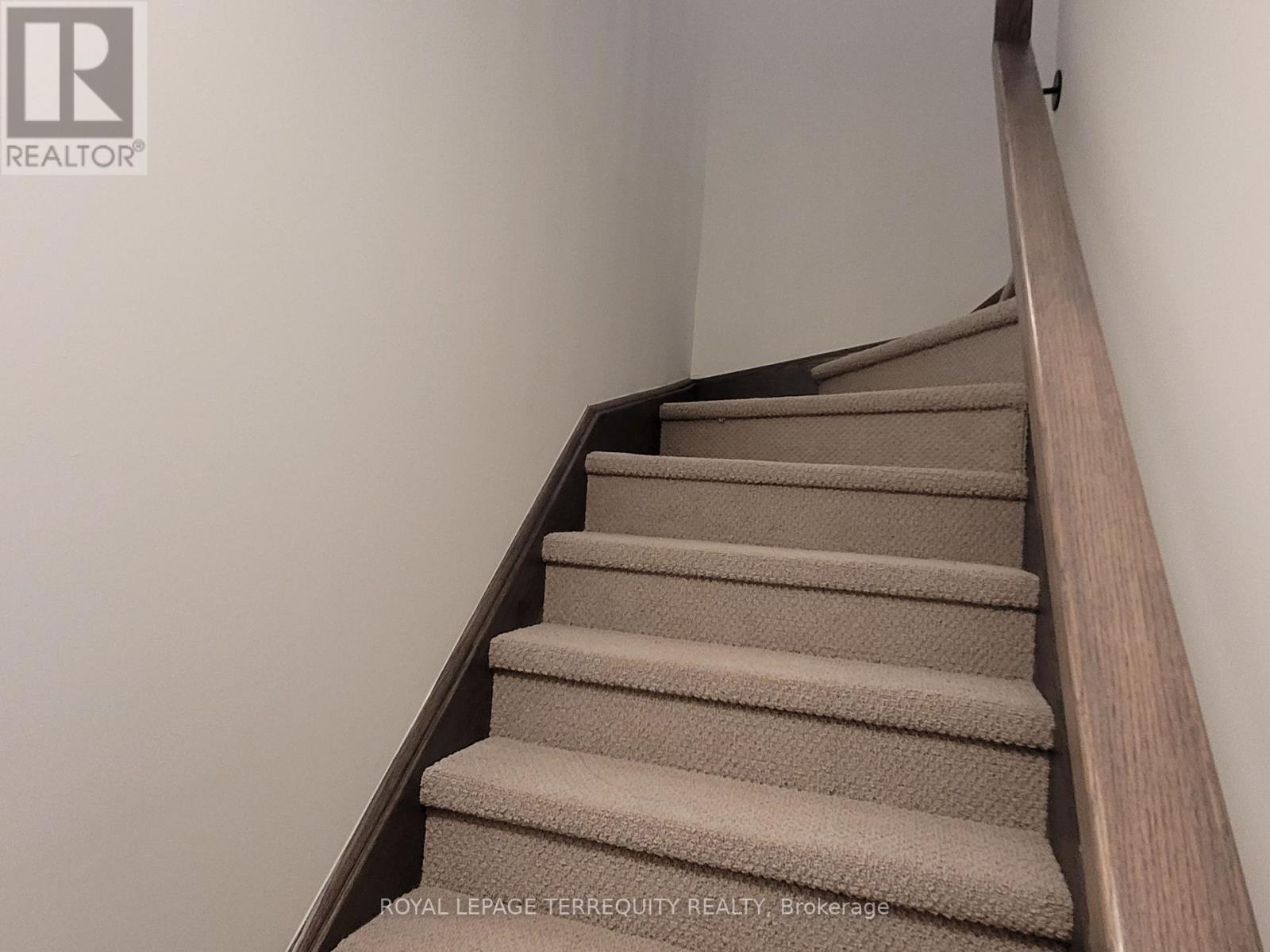 33 - 21 Honeycrisp Crescent, Vaughan, Ontario  L4K 0N6 - Photo 9 - N12760132