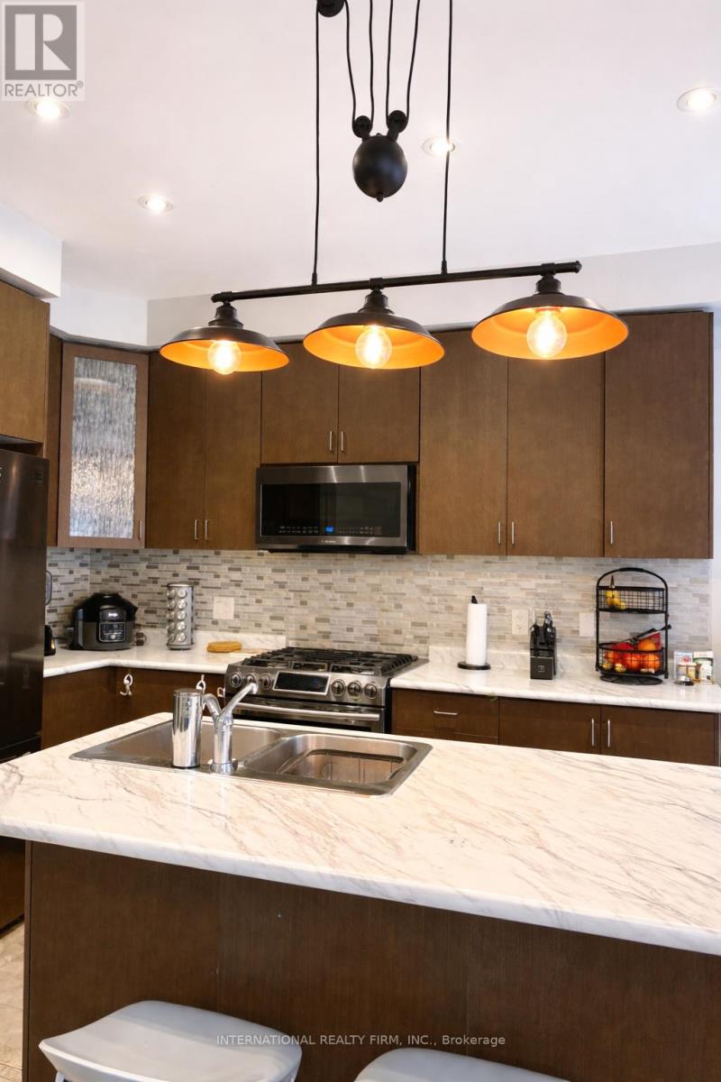 1477 Pratt Heights, Milton, Ontario  L9E 1J3 - Photo 2 - W12760114