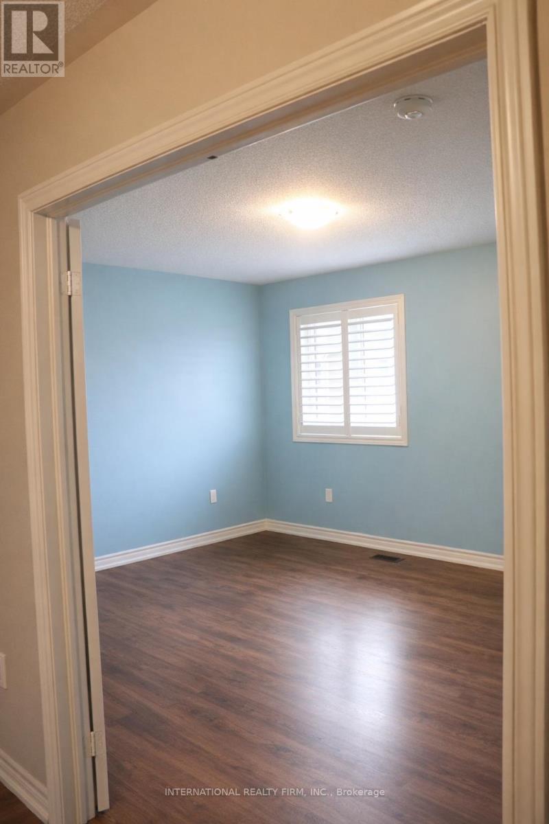 1477 Pratt Heights, Milton, Ontario  L9E 1J3 - Photo 7 - W12760114