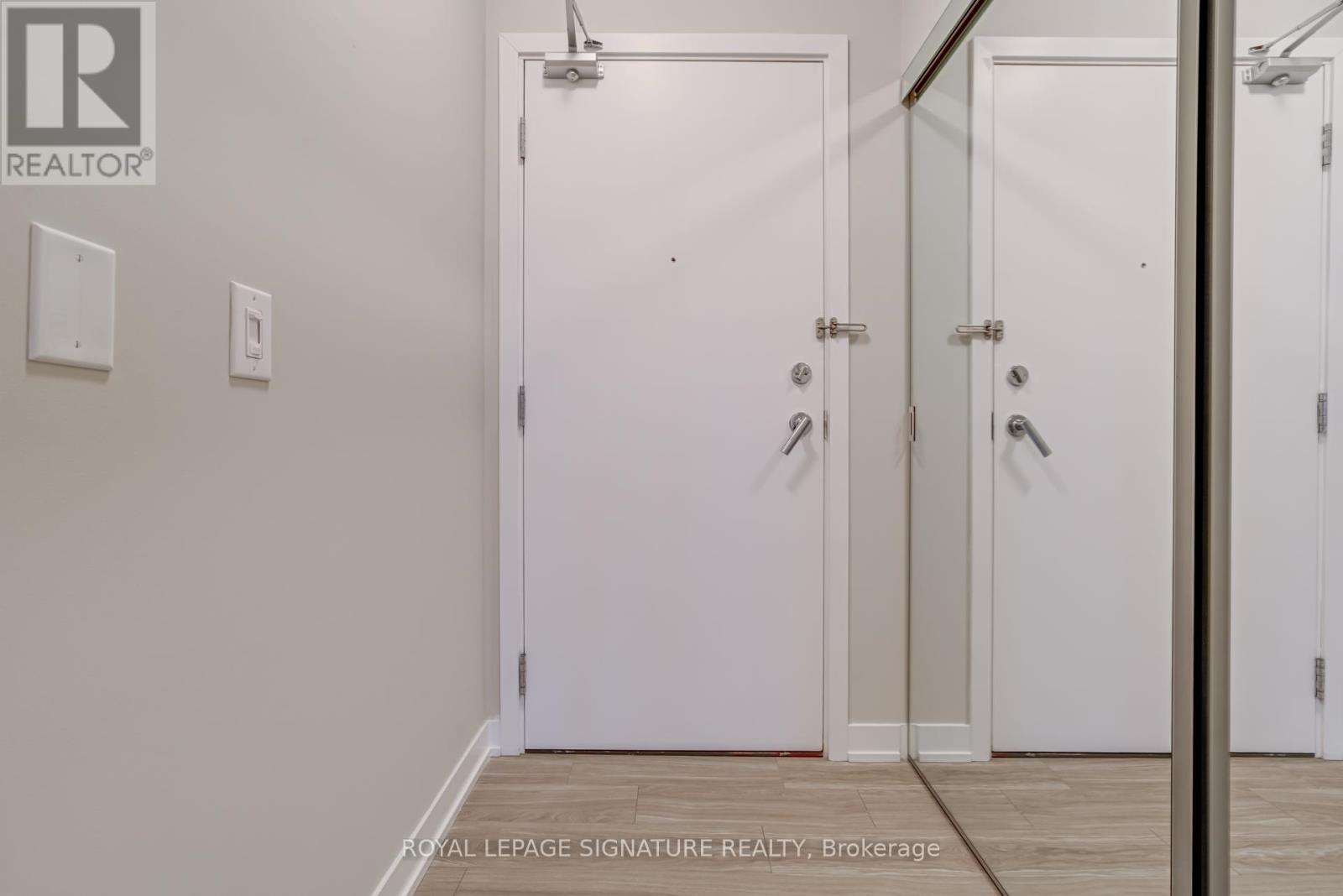 836 - 1830 Bloor Street W, Toronto, Ontario  M6P 0A2 - Photo 5 - W12760122