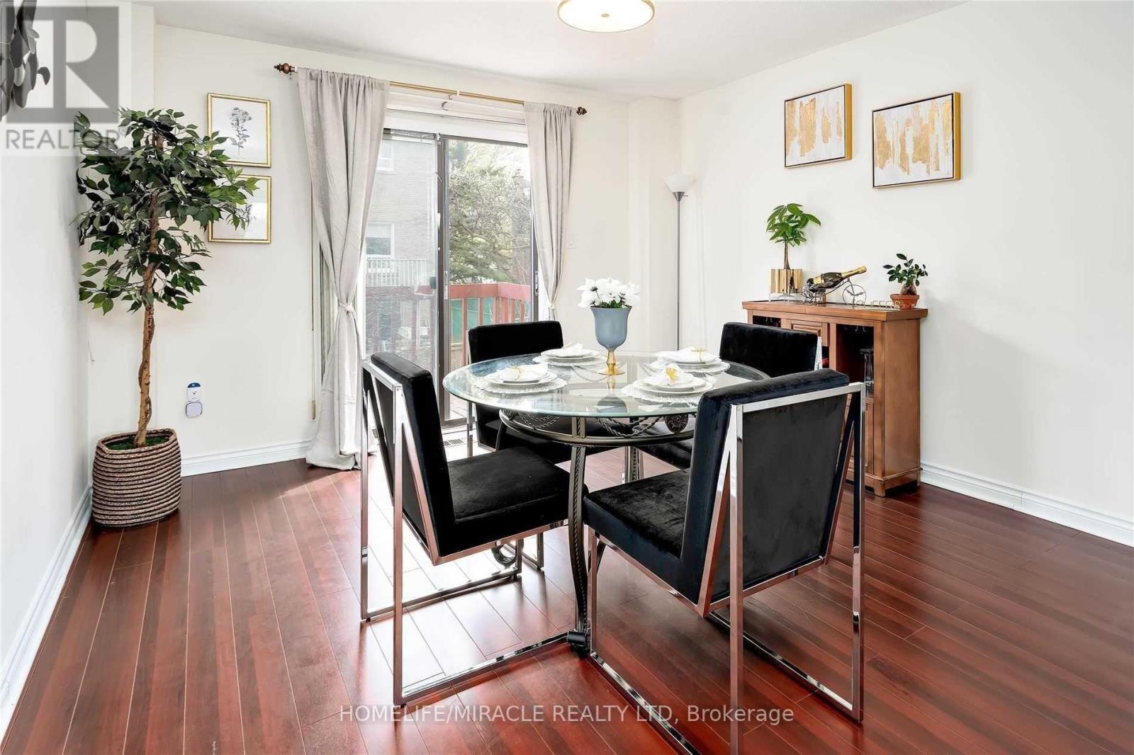 30 Brownridge Crescent, Toronto, Ontario  M9V 4M5 - Photo 10 - W12760140