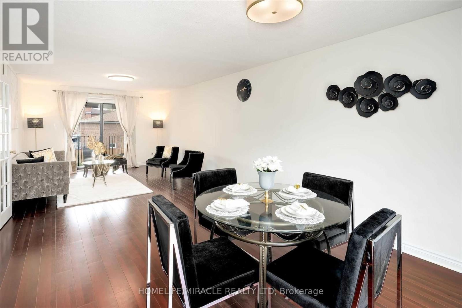 30 Brownridge Crescent, Toronto, Ontario  M9V 4M5 - Photo 11 - W12760140