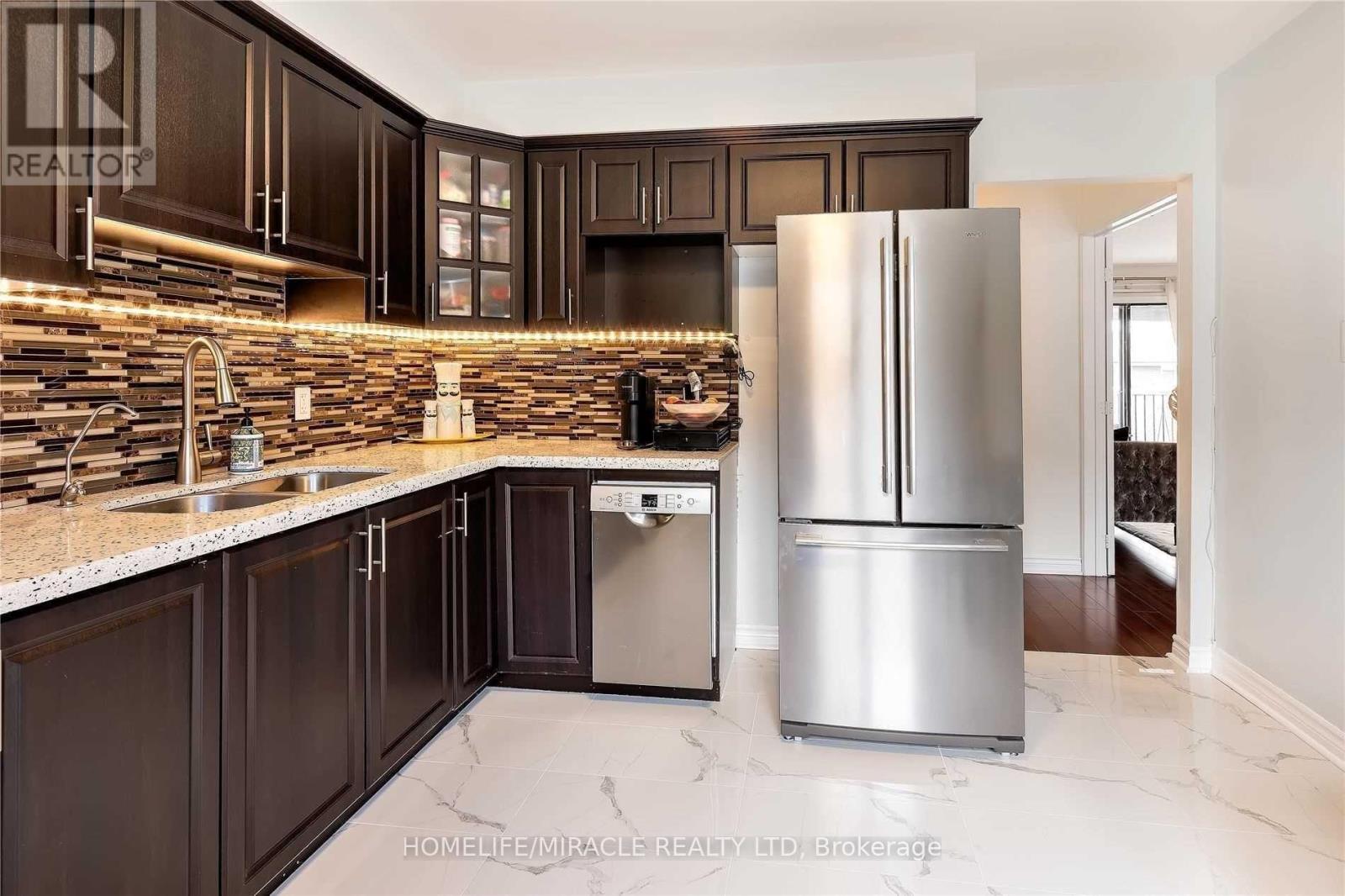 30 Brownridge Crescent, Toronto, Ontario  M9V 4M5 - Photo 16 - W12760140