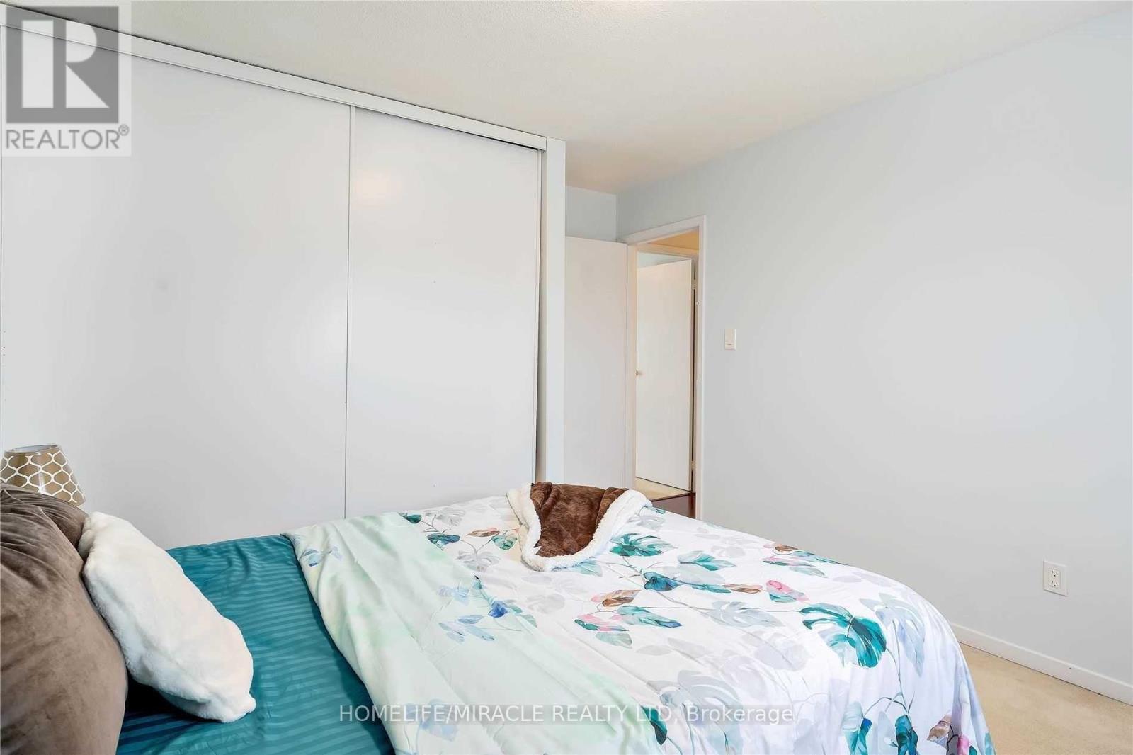 30 Brownridge Crescent, Toronto, Ontario  M9V 4M5 - Photo 24 - W12760140