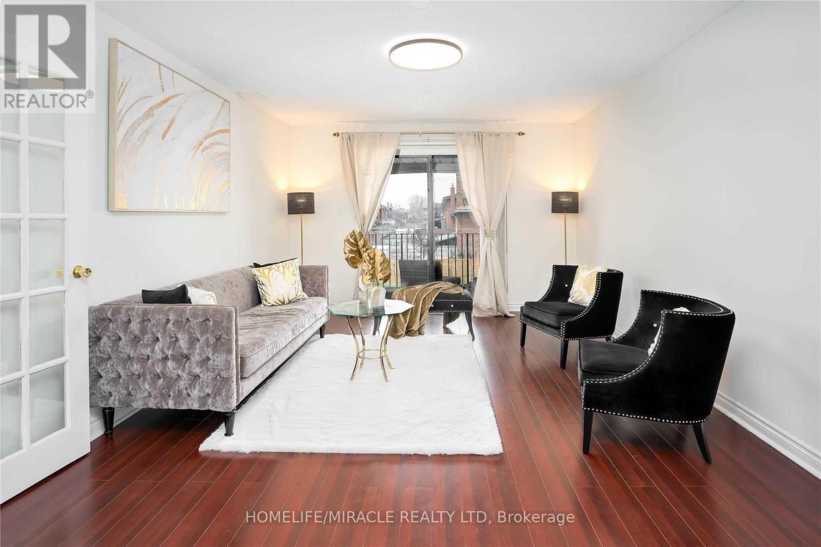 30 Brownridge Crescent, Toronto, Ontario  M9V 4M5 - Photo 7 - W12760140