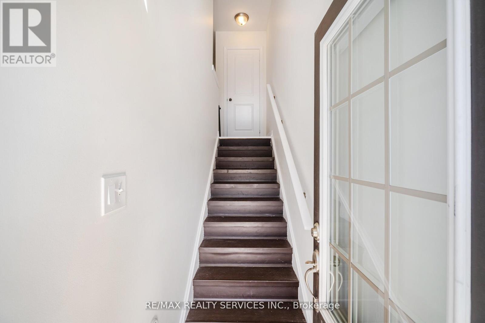 60 Soldier Street, Brampton, Ontario  L7A 4B7 - Photo 5 - W12760144