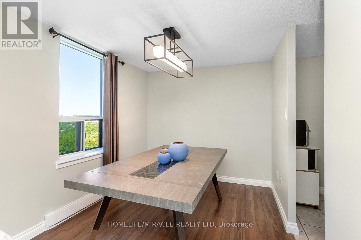 1705 - 35 Green Valley Drive, Kitchener, Ontario  N2P 2A5 - Photo 13 - X12760126