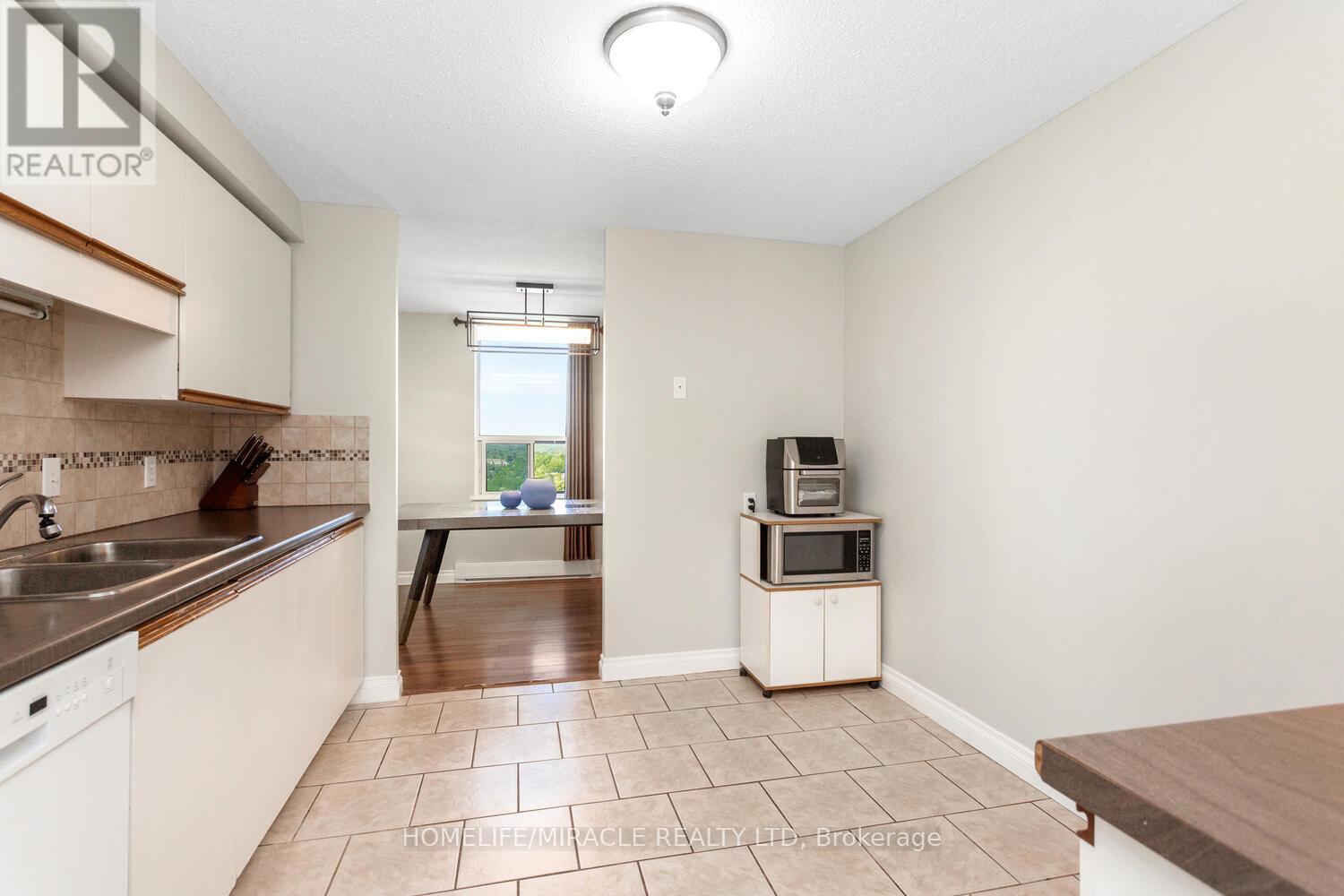 1705 - 35 Green Valley Drive, Kitchener, Ontario  N2P 2A5 - Photo 20 - X12760126