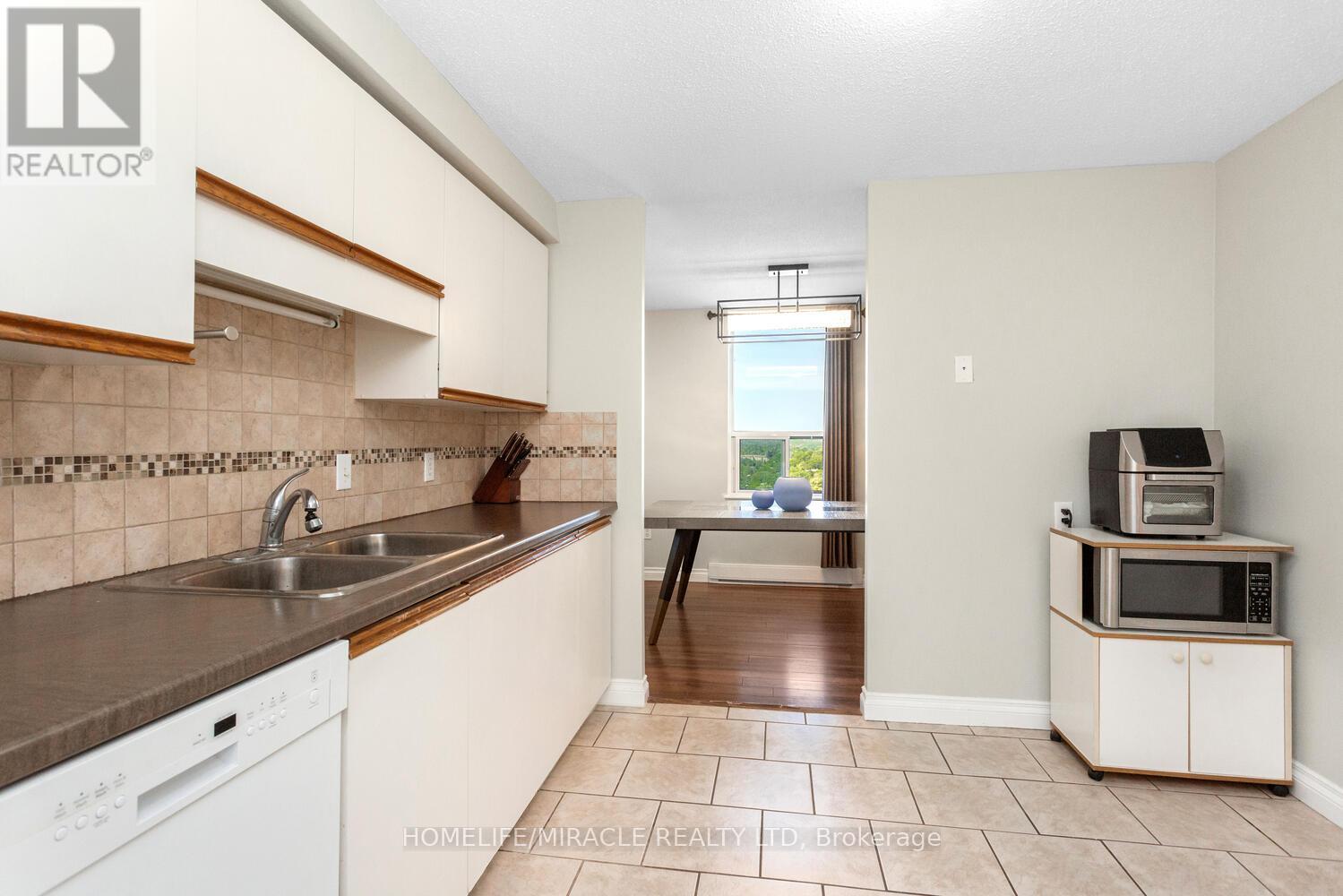 1705 - 35 Green Valley Drive, Kitchener, Ontario  N2P 2A5 - Photo 21 - X12760126