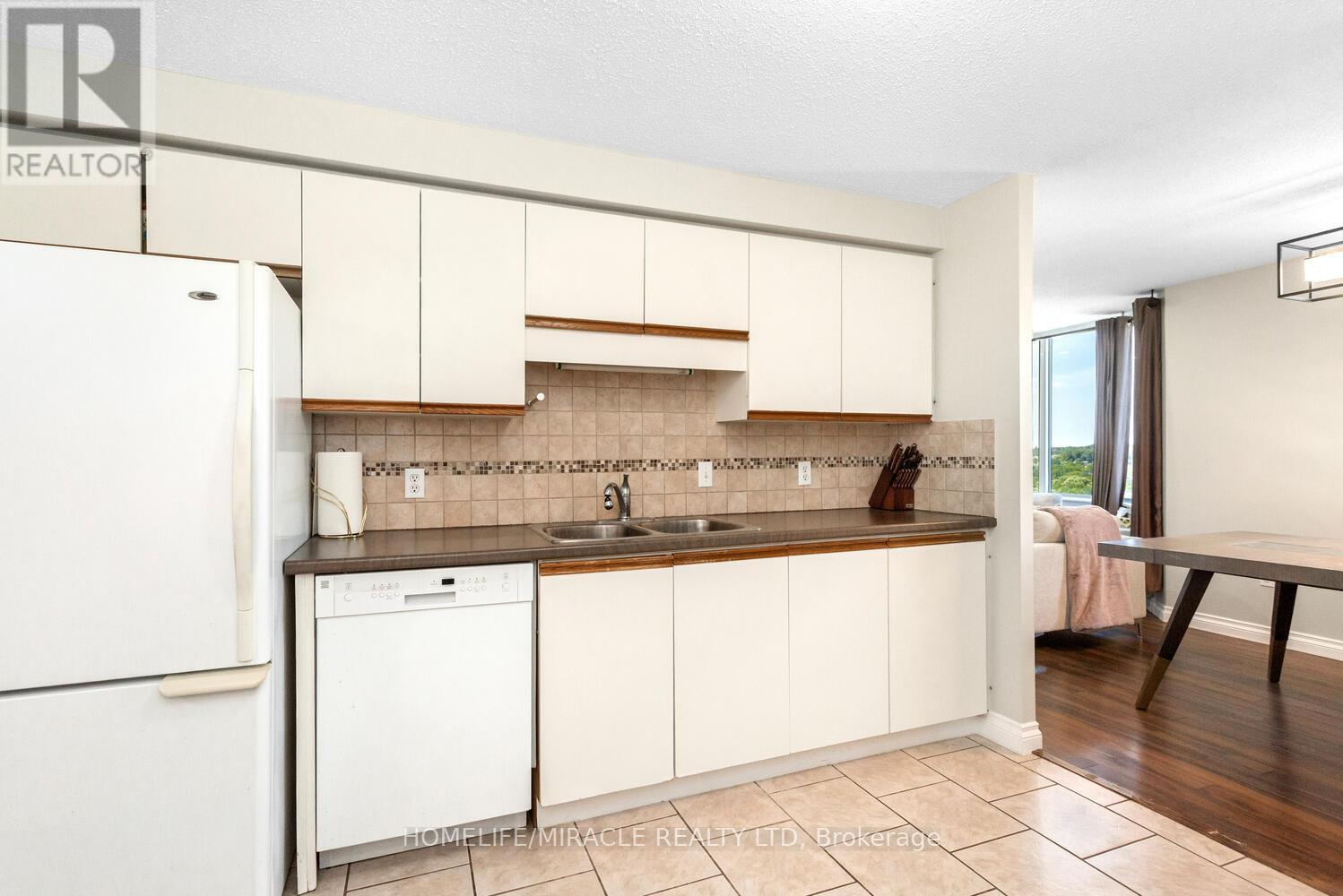 1705 - 35 Green Valley Drive, Kitchener, Ontario  N2P 2A5 - Photo 22 - X12760126