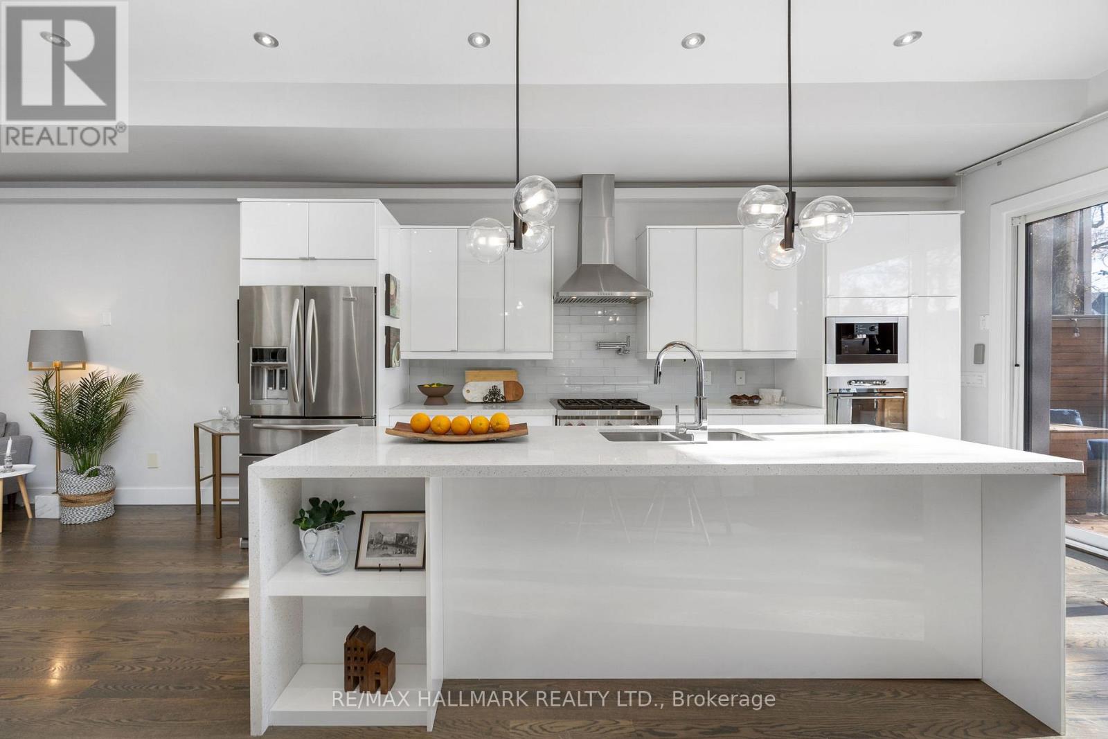 1549 Dundas Street E, Toronto, Ontario  M4L 1K6 - Photo 9 - E12755822