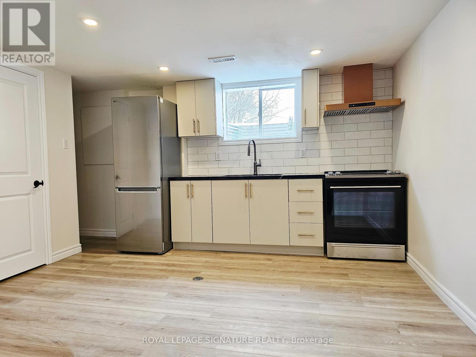 2368 Drury Lane, Ottawa, Ontario  K2C 1G5 - Photo 4 - X12760052