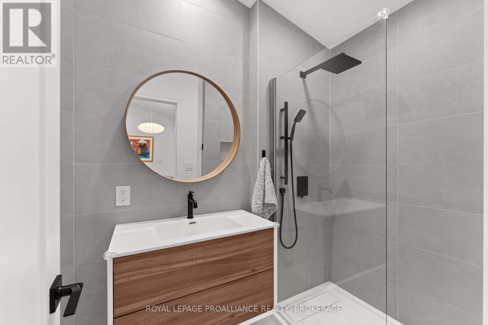 29 Livingston Avenue, Kingston, Ontario  K7L 4L1 - Photo 24 - X12755736