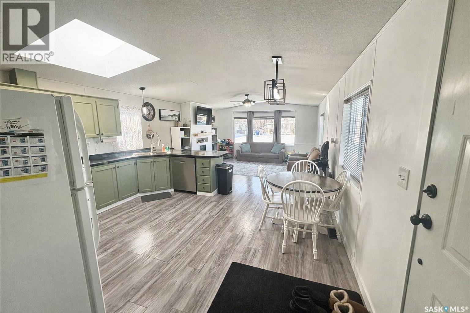 116 12th Street, Humboldt, Saskatchewan  S0K 2A0 - Photo 2 - SK027497