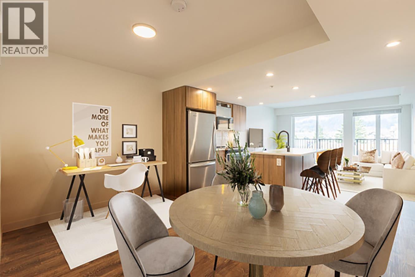 207 1365 Pemberton Avenue, Squamish, British Columbia  V8B 1B7 - Photo 3 - R3086887