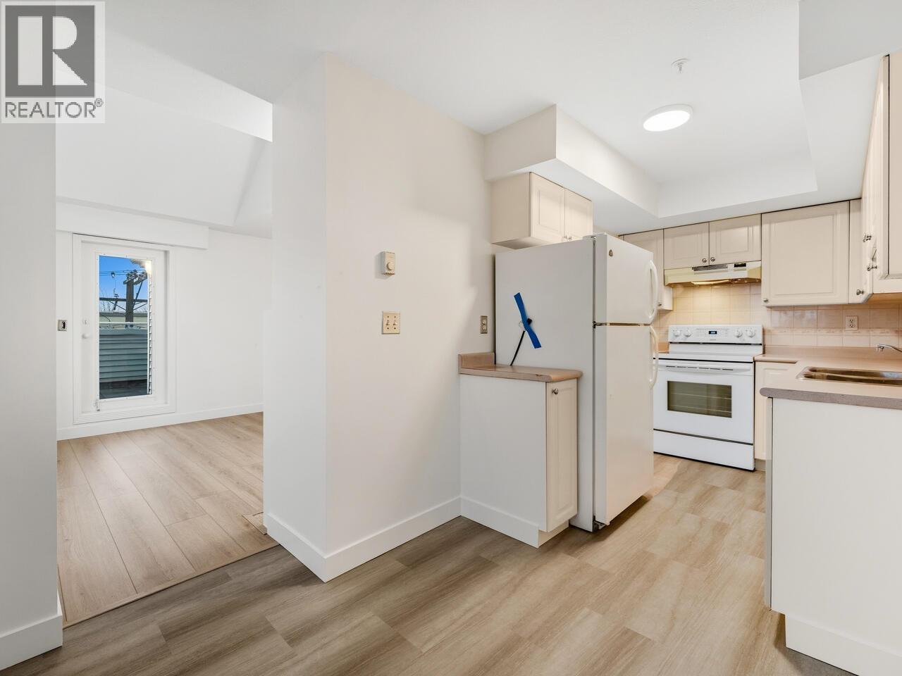 401 1723 Frances Street, Vancouver, British Columbia  V5L 1Z5 - Photo 11 - R3079310