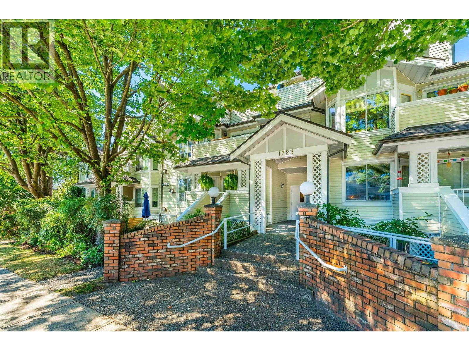 401 1723 FRANCES STREET, Vancouver, British Columbia