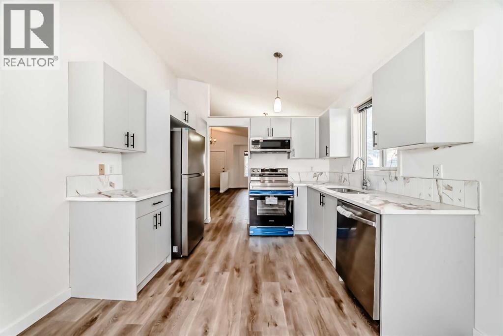 16218 Shawbrooke Road Sw, Calgary, Alberta  T2Y 3C1 - Photo 4 - A2279390