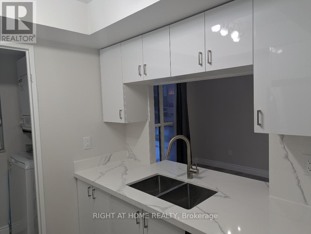 1504 - 265 Enfield Place, Mississauga, Ontario  L5B 3Y7 - Photo 17 - W12740460