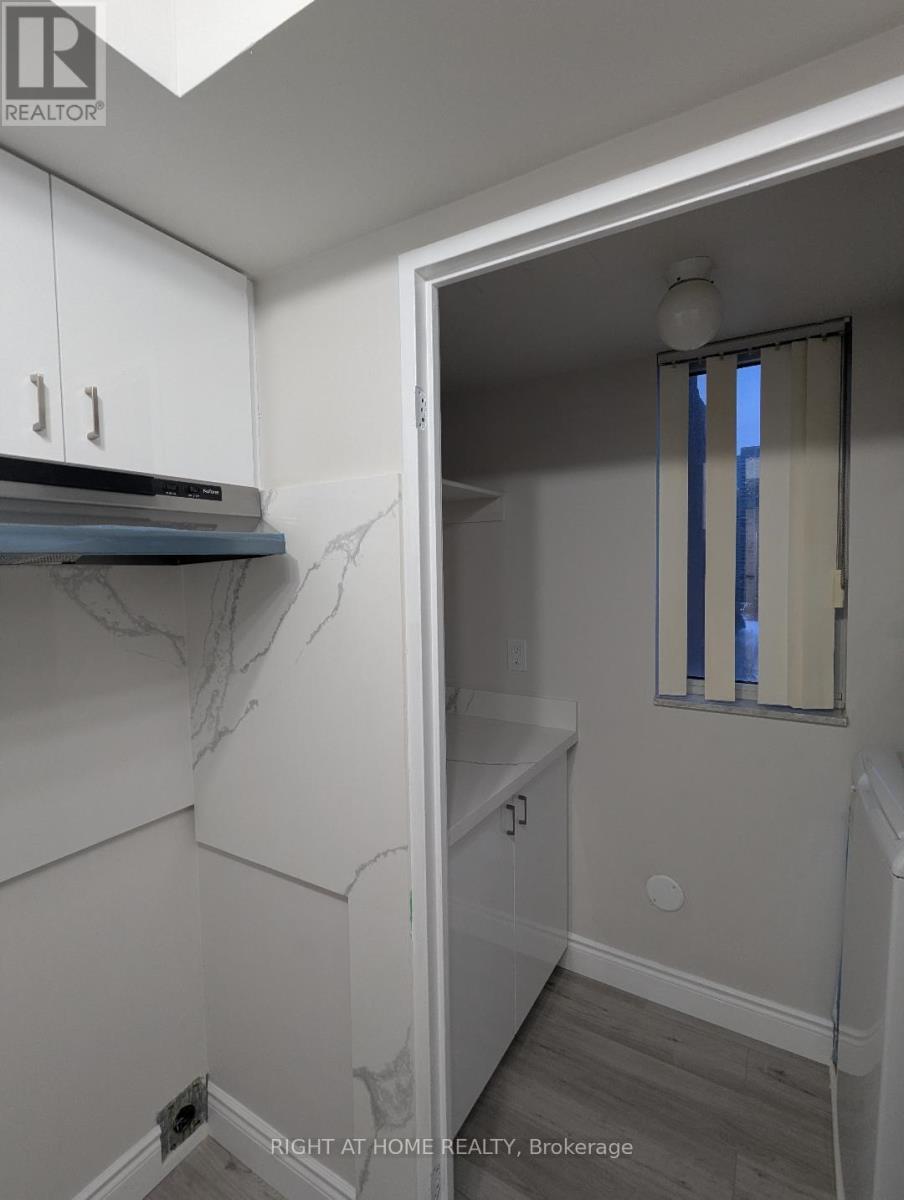 1504 - 265 Enfield Place, Mississauga, Ontario  L5B 3Y7 - Photo 16 - W12740460