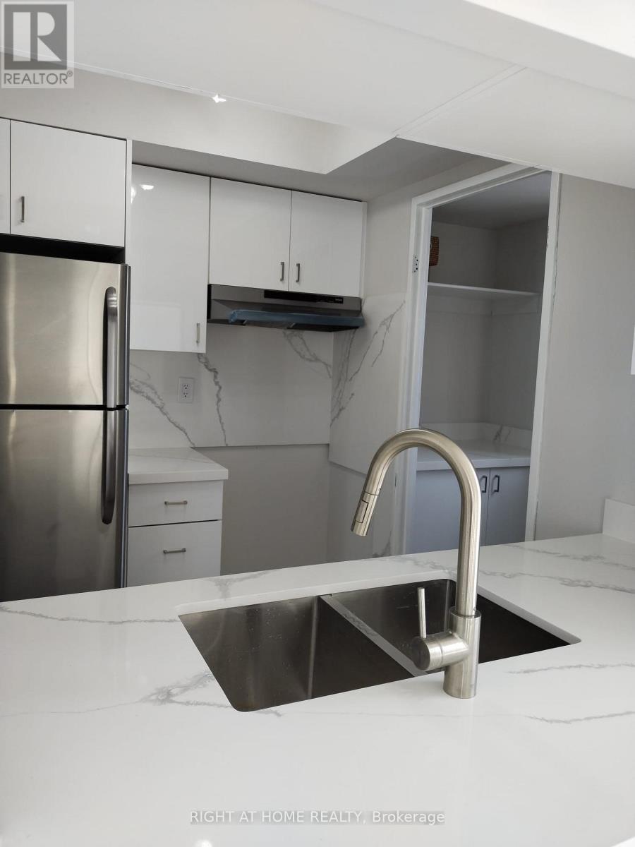 1504 - 265 Enfield Place, Mississauga, Ontario  L5B 3Y7 - Photo 38 - W12740460