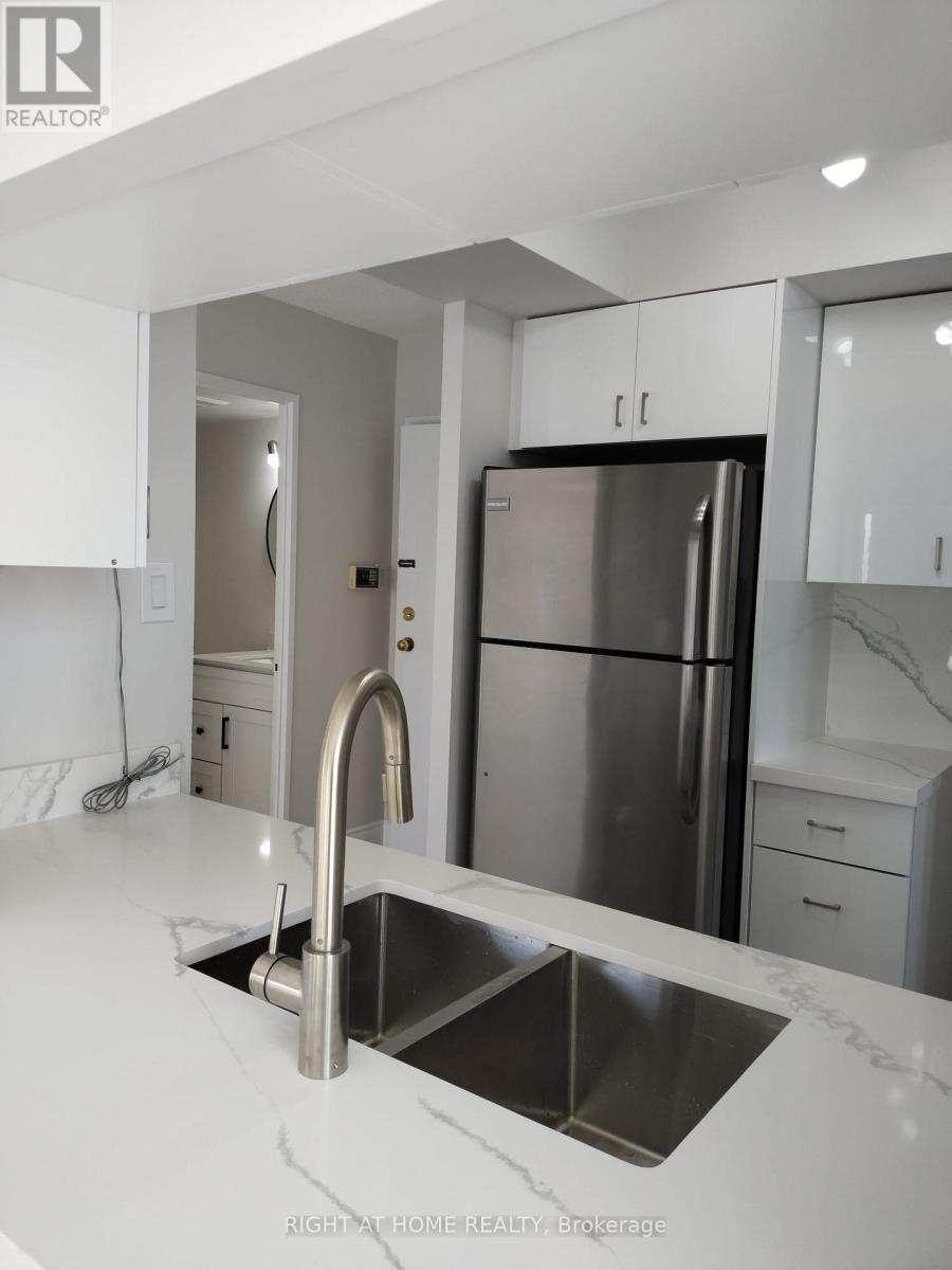 1504 - 265 Enfield Place, Mississauga, Ontario  L5B 3Y7 - Photo 34 - W12740460