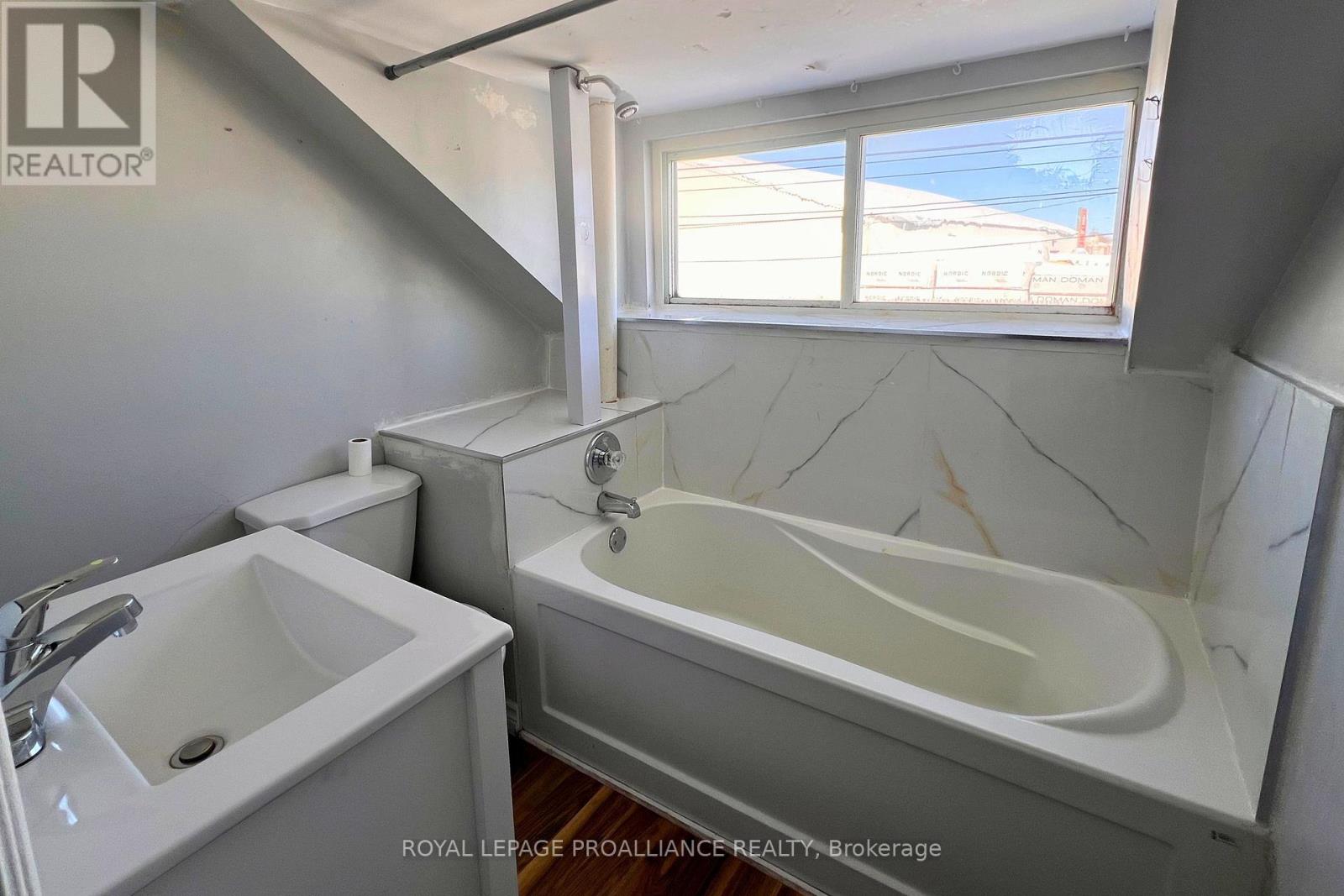 38 Stanley Street, Quinte West (Trenton Ward), Ontario  K8V 4V2 - Photo 19 - X12759168