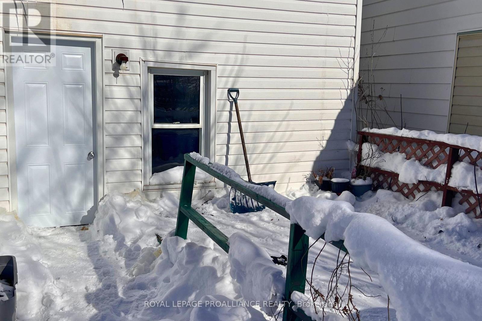 38 Stanley Street, Quinte West (Trenton Ward), Ontario  K8V 4V2 - Photo 24 - X12759168