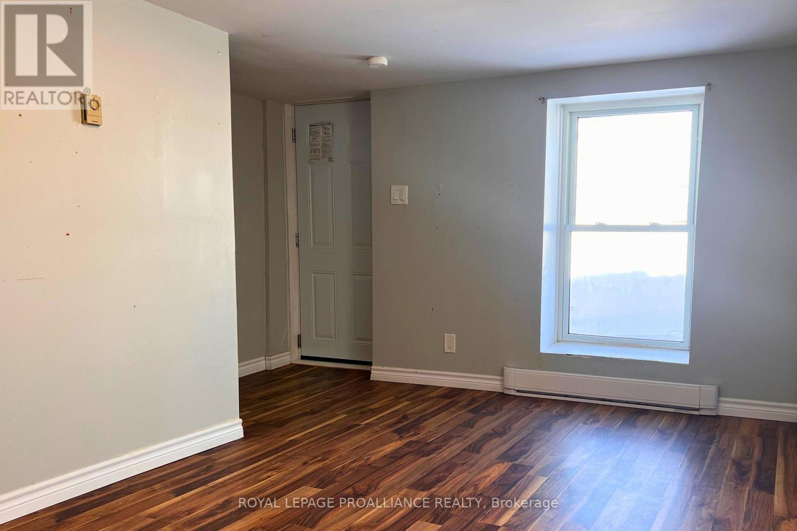 38 Stanley Street, Quinte West (Trenton Ward), Ontario  K8V 4V2 - Photo 20 - X12759168