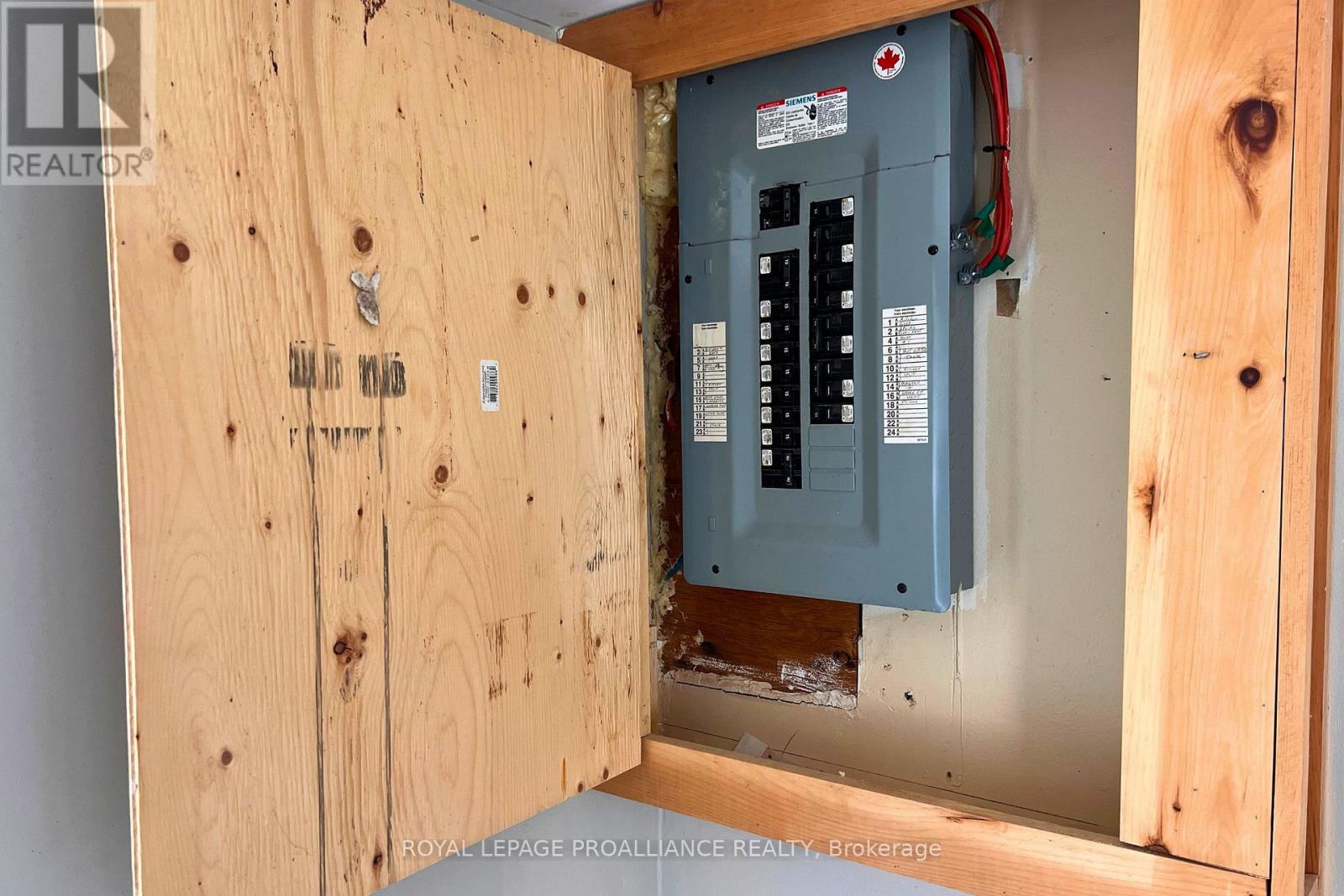 38 Stanley Street, Quinte West (Trenton Ward), Ontario  K8V 4V2 - Photo 13 - X12759168