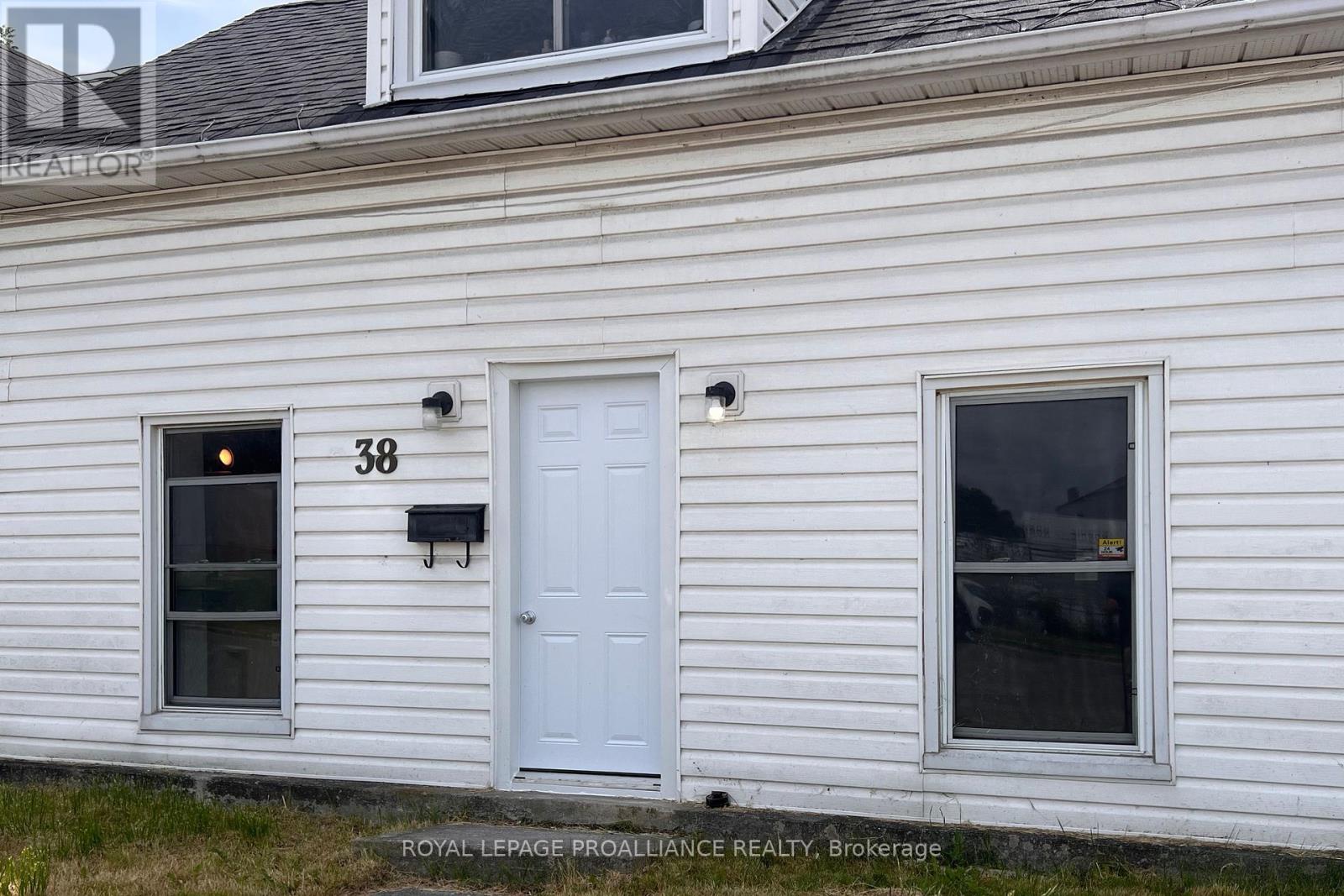 38 Stanley Street, Quinte West (Trenton Ward), Ontario  K8V 4V2 - Photo 29 - X12759168