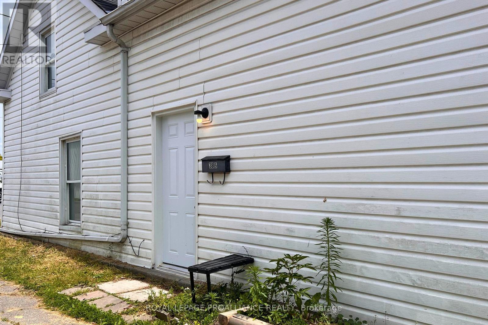 38 Stanley Street, Quinte West (Trenton Ward), Ontario  K8V 4V2 - Photo 28 - X12759168