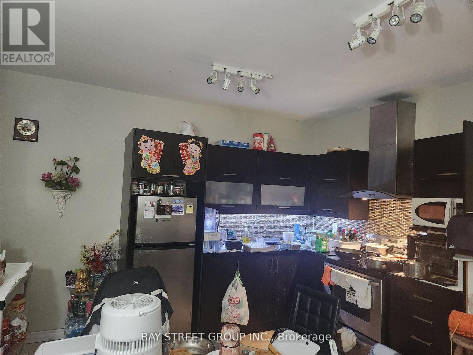 1266 Bloor Street W, Toronto, Ontario  M6H 1N8 - Photo 9 - W12760192