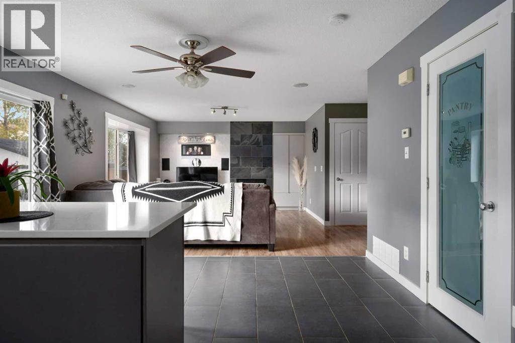 2034 Luxstone Boulevard Sw, Airdrie, Alberta  T4B 0A4 - Photo 14 - A2279633