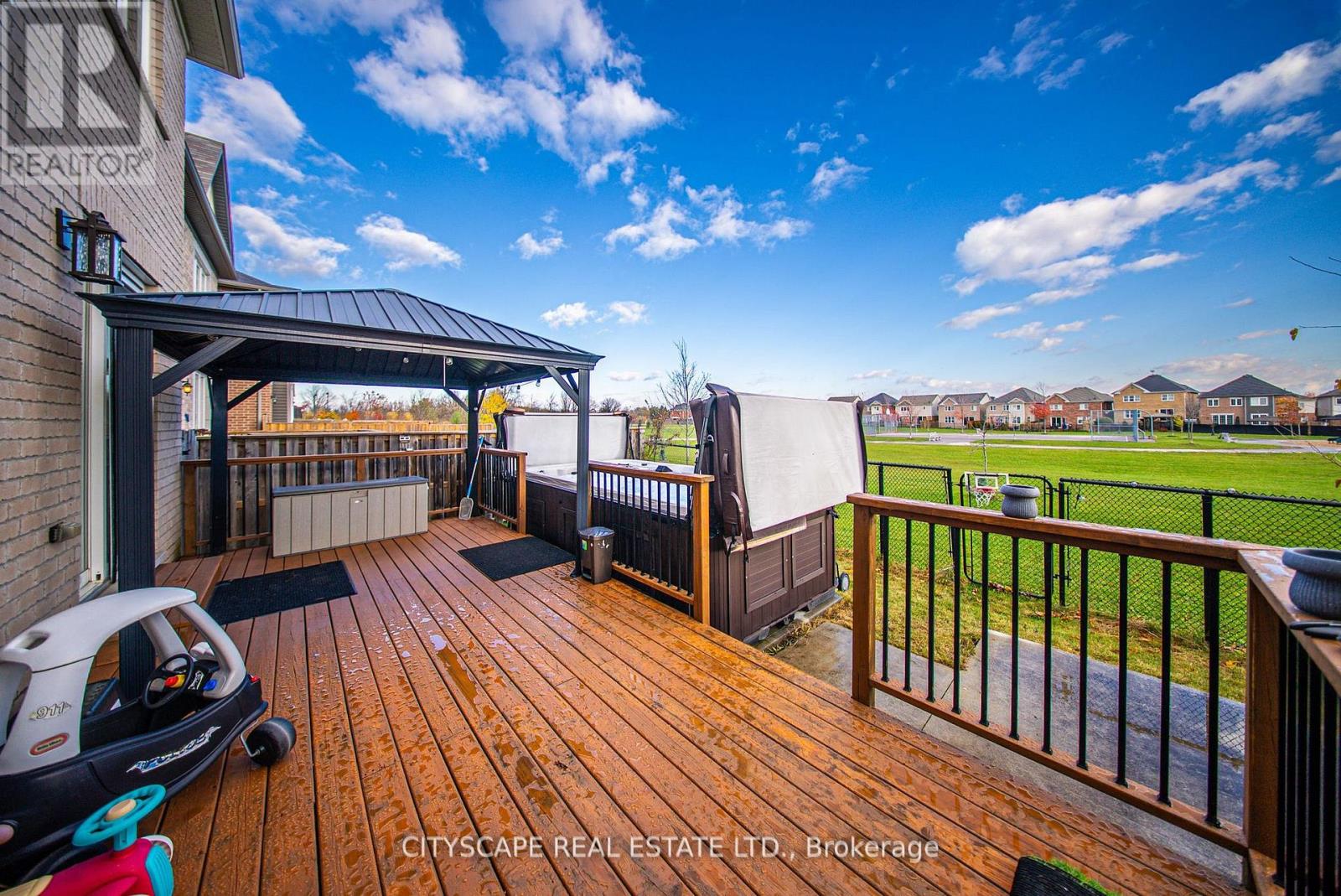 28 Celano Drive, Hamilton, Ontario  L8B 1V3 - Photo 38 - X12760170