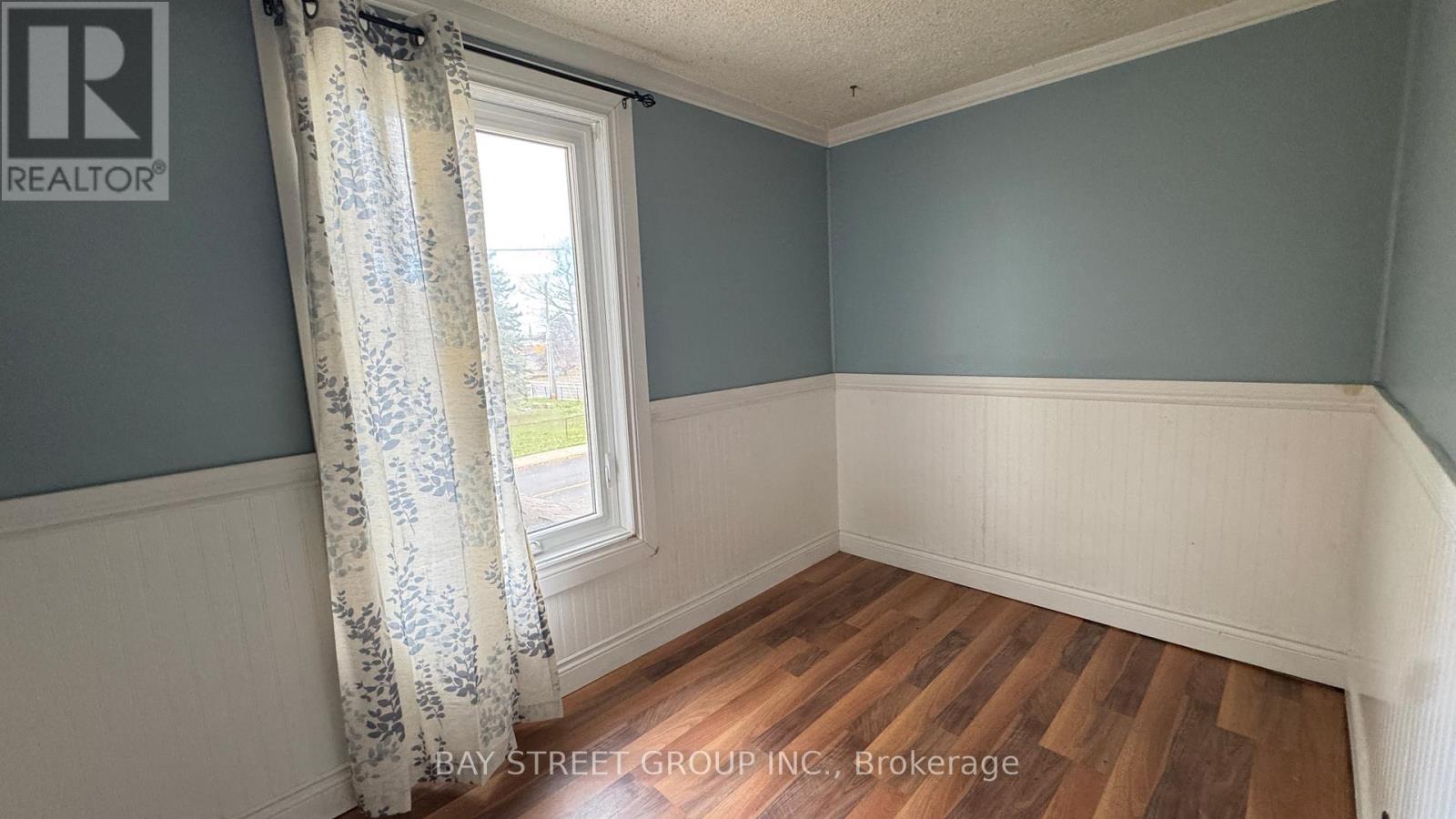 Upper - 5114 Mcrae Street, Niagara Falls, Ontario  L2E 1P5 - Photo 12 - X12760184