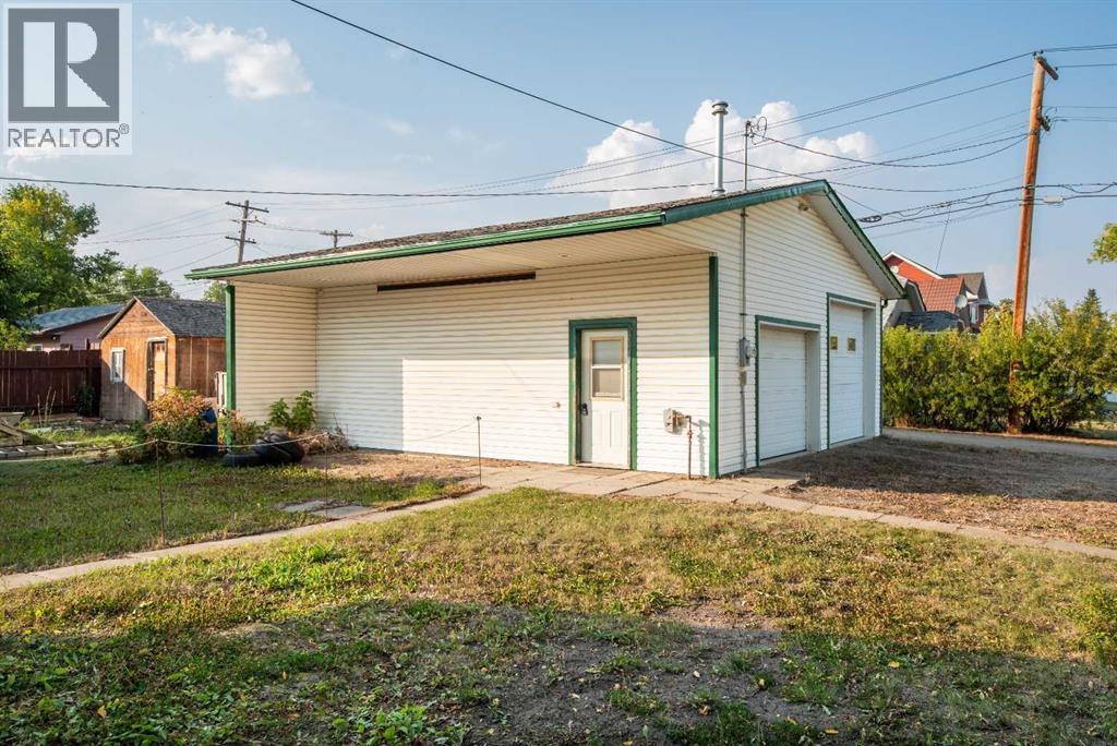 402 Main Street, Trochu, Alberta  T0M 2C0 - Photo 4 - A2270646