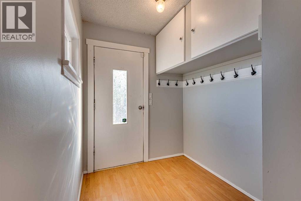 402 Main Street, Trochu, Alberta  T0M 2C0 - Photo 8 - A2270646