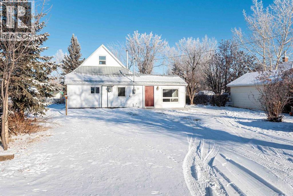205 Trochu Avenue, Trochu, Alberta  T0M 2C0 - Photo 4 - A2273292