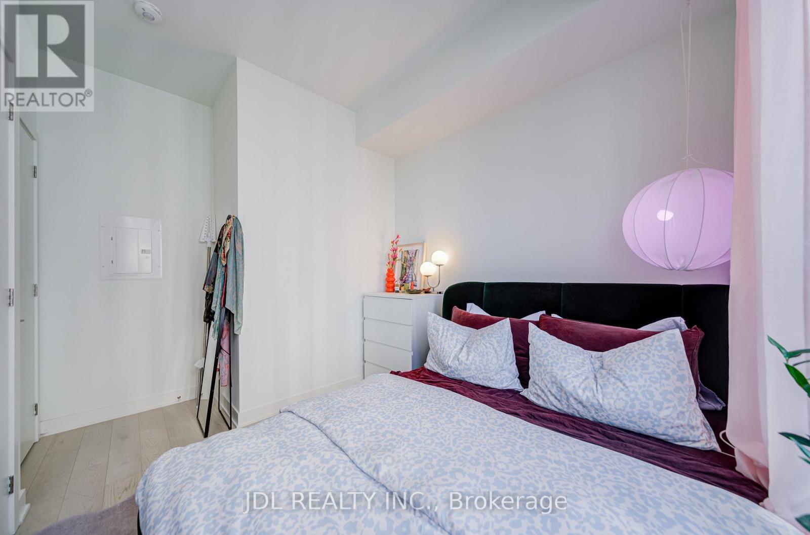 4805 - 11 Yorkville Avenue, Toronto, Ontario  M4W 1L2 - Photo 10 - C12760194